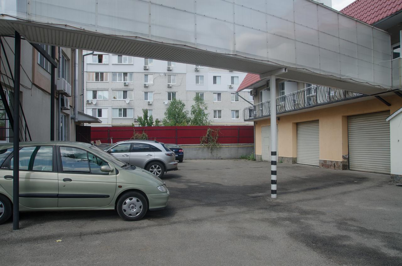 Galant Hotel Boryspilʼ Exterior foto